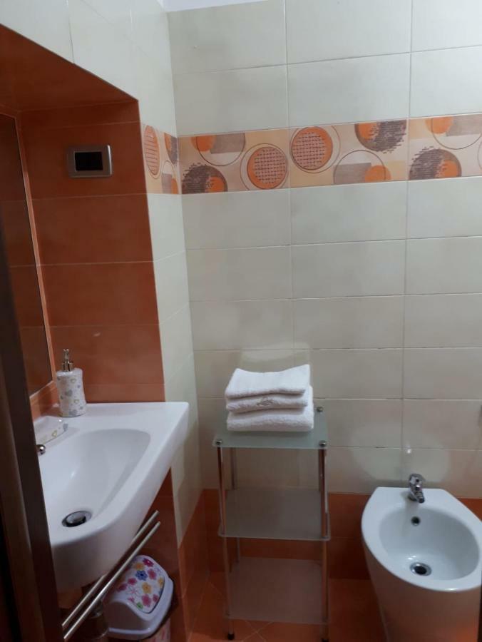 La Casina Di Stefy Apartment ลีวอร์โน ภายนอก รูปภาพ